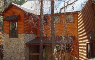 Hickory Bear Cabin exterior.