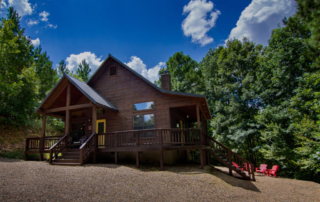 Beavers Bend luxury vacation home exterior.