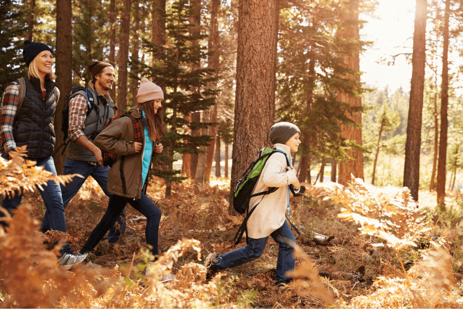 Picture of family hiking at Beavers Bend State Park.