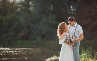 Picture of couple eloping in Oklahoma.