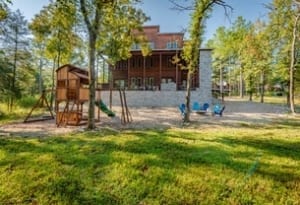 An image of a cabin perfect for Beavers Bend getaways.