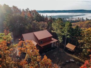 A Broken Bow cabin that's close to both Mountain Fork River or Broken Bow Lake.