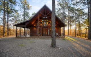 The exterior of a cabin rental, one of the places to stay in Broken Bow, OK.