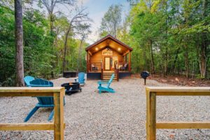 A Broken Bow cabin rental to stay at on an Oklahoma summer vacation.