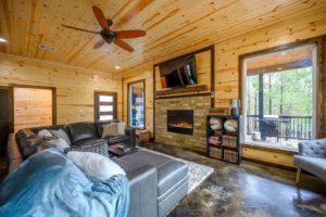 The living space of a Hochatown cabin.