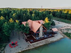 One of the luxury cabins in Hochatown found along the waterfront.