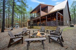 The firepit area of a cabin rental in Hochatown, Oklahoma, near popular spots to look for Bigfoot.