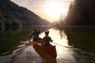 A couple canoeing in Broken Bow.
